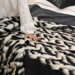 Luxury Faux Fur Sofa Throw Blanket – Soft Textured Bed Runner | Yedwo