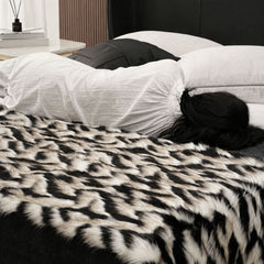 Luxury Faux Fur Sofa Throw Blanket – Soft Textured Bed Runner | Yedwo