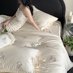 Soft Egyptian Cotton Rose Sweetheart Embroidered Bedding Set | Yedwo