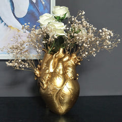 Modern Heart Shaped Resin Vase Decor | Yedwo Design