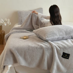 Margiela Luxury Double-Sided Plush Blanket | Yedwo