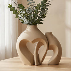 Minimalist Boho Heart Shaped Ceramic Flower Vase Set | Yedwo