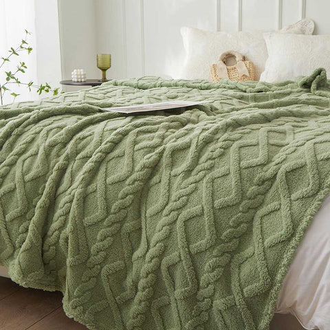 Simple Plain Color Jacquard Design Geometric Tufted Blanket | Yedwo