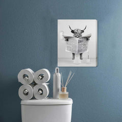 Highland Cow Wall Art in Bathtub | Yedwo