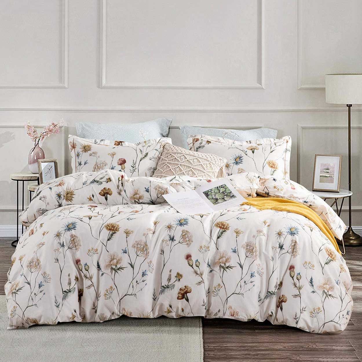 Yellow & Blue Flowers Printed Duvet Cover | Yedow